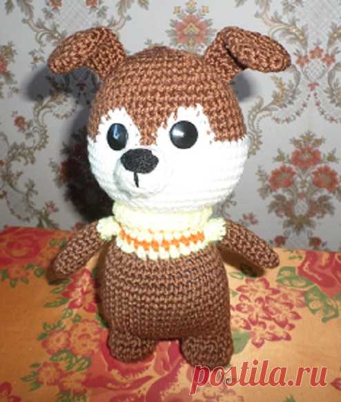 Песик, связанный крючком.