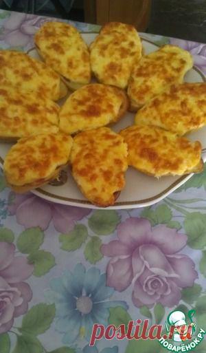 Картофель, запеченный под сырно-чесночной корочкой - кулинарный рецепт