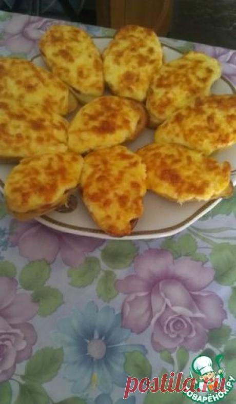 Картофель, запеченный под сырно-чесночной корочкой - кулинарный рецепт