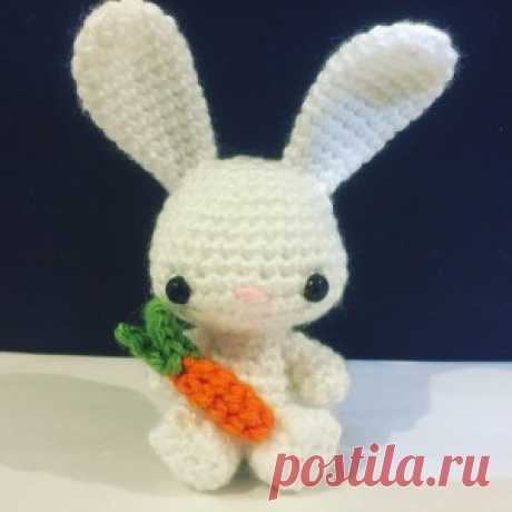 Free Easter Bunny Crochet Pattern - Sir Purl Grey To celebrate Easter, amigurumi-style, you can crochet up this little guy with my free Easter Bunny pattern.