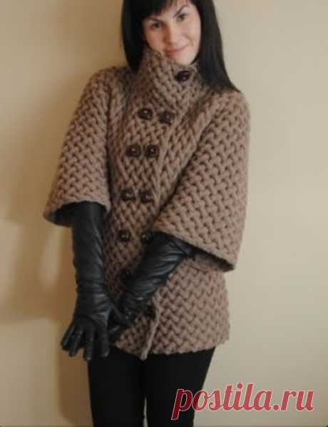 ВЯЗАНОЕ ПАЛЬТО СПИЦАМИ