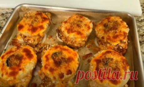 Куриное филе по-французски с ананасом рецепт пошаговый с фото на Все рецепты ру
Сочное, ароматное куриное филе по-французски с ананасом будет в центре внимания на любом праздничном столе. По-французски мы сегодня приготовим курицу. Ананас придаст куриному филе праздничный вид и неповторимый вкус.