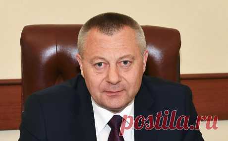 Бывшего замгубернатора Брянской области задержали по делу о взятке. Бывшего заместителя губернатора Брянской области задержали по делу о получении взятки в особо крупном размере при строительстве спортивных объектов и капитальном ремонте жилых домов, сообщает пресс-служба управления Следственного комитета (СК) по региону.