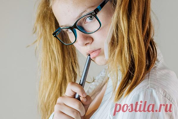 Выбор профессии влияет не только на доход, но и на образ жизни и иногда – место жительства. Расскажем, как не совершить ошибок на этом пути и помочь школьнику определиться с будущей специальностью.