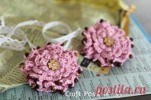 Слоистый цветок рюшами. Связать крючком по уроку