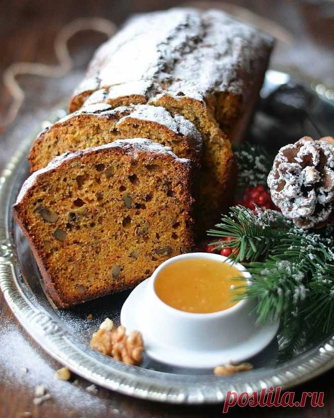 ​Пряный морковный кекс с грецкими орехами Ингредиенты:Морковь — 180 гМука — 230 г Яйцо куриное — 3 шт. Масло растительное — 100 мл Мёд — 80 г Сахар коричневый — 100 г
Апельсин — 1 шт. Грецкие орехи — 100 г Разрыхлитель — 2 ч. л. Мускатный...