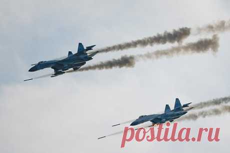 Главком ВСУ назвал украинские позиции легкой мишенью для российских Су-35. Главнокомандующий Вооруженными силами Украины Валерий Залужный назвал украинские позиции легкой целью для поражения российскими истребителями Су-35. Он заявил, что у Су-35 более совершенные радары и ракетная дальность, а также призвал страны НАТО поделиться самолетами, дежурящими на западных границах страны.