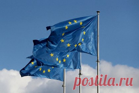 Украину предупредили о трудностях вступления в ЕС из-за Польши. Если правящая в Польше партия Право и справедливость и ультраправая Конфедерацией свободы и независимости вступят в союз для победы на выборах, вступление Украины в Евросоюз и положение украинских беженцев окажутся в опасности. Так, консерваторы могут закрыть Украине путь в ЕС.
