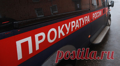 Прокурорская проверка в одной из школ ЯНАО выявила нарушения. Прокуратура Ямало-Ненецкого автономного округа проводит проверку в школе села Аксарка Приуральского района, где дети учились в три смены, после публикации в СМИ. Читать далее