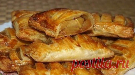 Яблочные слойки Восхитительные слойки с яблоком и корицей.