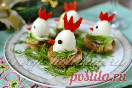 Новогодняя закуска из шампиньонов и яиц - рецепт с фото