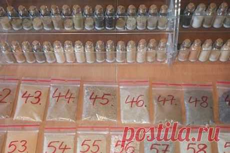 Стало известно о массовом воровстве песка на пляжах популярного курорта. Экоактивисты, участники движения Sardegna rubata e depredata («Сардиния ограблена и разграблена») пожаловались на участившиеся случаи массового воровства песка на пляжах популярного итальянского курорта. Только в июле таможенники в аэропорту Сардинии изъяли у туристов 1,4 килограмма украденных природных сувениров.