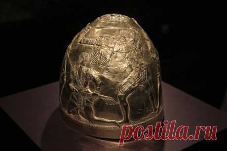 Музей Амстердама отдаст Украине скифское золото. Министерство культуры и информационной политики Украины договорилось с Музеем Алларда Пирсона в Амстердаме о перемещении скифского золота на территорию страны. Долги за хранение артефактов, копившиеся в течение девяти лет, будут прощены. Коллекция будет передана в скором времени, однако точные сроки не раскрываются.