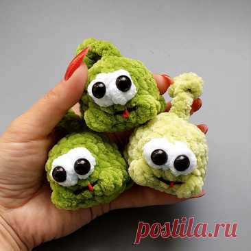 PDF Ам-Ням крючком. FREE crochet pattern; Аmigurumi toy patterns. Амигуруми схемы и описания на русском. Вязаные игрушки и поделки своими руками #amimore - маленький Ам Нямчик из игры Cut the Rope, плюшевый Ам Ням из мультсериала &quot;Приключения Ам Няма&quot;.
