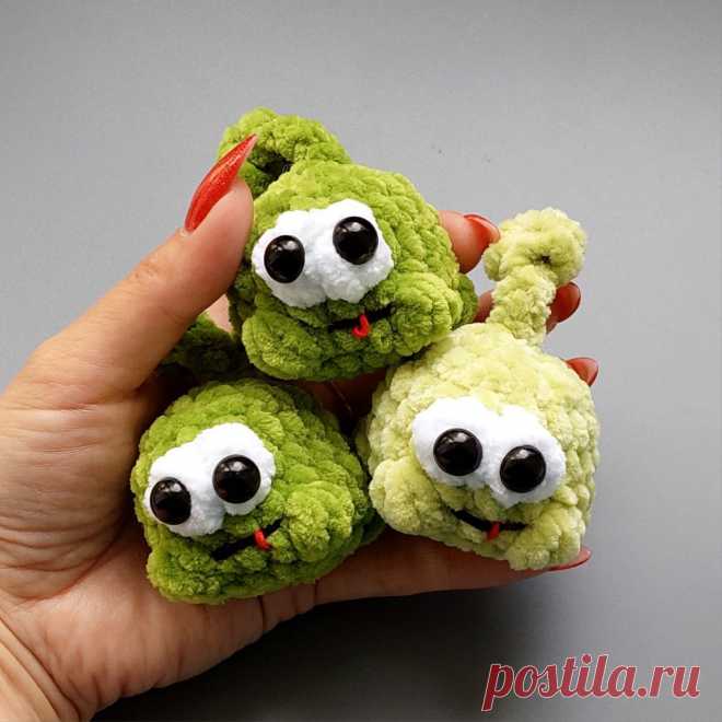 PDF Ам-Ням крючком. FREE crochet pattern; Аmigurumi toy patterns. Амигуруми схемы и описания на русском. Вязаные игрушки и поделки своими руками #amimore - маленький Ам Нямчик из игры Cut the Rope, плюшевый Ам Ням из мультсериала "Приключения Ам Няма".