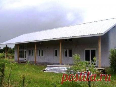 Постройка уютного и экологичного дома из прессованного сена