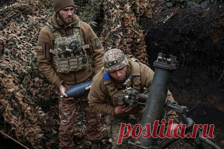 В США заявили о смене курса Вашингтона в отношении Украины. США меняют курс в отношении Украины, что может привести Киев к краху в скором времени. Об этом заявил экс-разведчик Корпуса морской пехоты США (КМП) Скотт Риттер. В частности, Риттер обратил внимание на отставку бывшего заместителя госсекретаря США Викторию Нуланд и смену ее на Джона Басса.