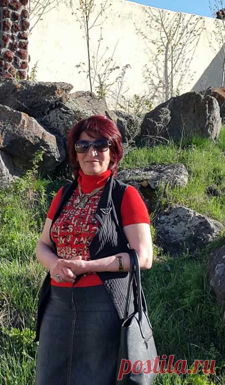 Հայոց հսկաների`ԱՐԱՐԱՏԻ եւ ԱՐԱԳԱԾԻ հովանու ներքո🌼
Ծանրաբեռնված ու հոգնեցուցիչ աշխատանխային խորհրդակցությունից հետո օրն առավել հաճելի ավարտ ունեցավ: Գործընկերներիս հետ ոչ միայն հաճելի ժամանակ անցկացրինք,այլև հիշողության գիրկն ուղարկվող գեղեցիկ լուսանկարներ ունեցանք մայիսյան ծաղկունք ապրող հայրենի Ապարանիս գեղատեսիլ բնաշխարհի գրկում`բիբլիական հաոց լեռների վեհաշուք տեսքով զմայլված.....