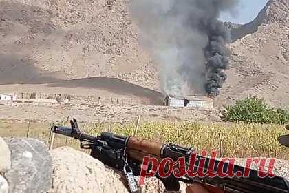 В Киргизии заявили о воевавших за Таджикистан террористах. В ходе вооруженного конфликта на границе Киргизии и Таджикистана на стороне Душанбе воевали представители международных экстремистских и террористических организаций, заявил секретарь Совбеза Киргизии Иманкулов. Он отметил, что косвенно на участие боевиков в столкновениях может указывать жестокость таджикской стороны.