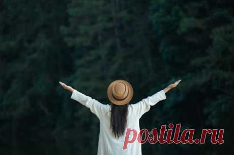 БОЛЬШАЯ ЧАСТЬ НАШЕЙ ЖИЗНИ ЗАВИСИТ ОТ ПОНИМАНИЯ СВОЕЙ ЦЕЛИ, ПУТИ И ЛЮДЕЙ, КОТОРЫЕ НАХОДЯТСЯ РЯДОМ
Чак Паланик как-то написал, что если мы чего-то не понимаем, нас это бесит. А когда мы не в состоянии что-то понять или объяснить, начинаем это отрицать. Голове нужны четкие ответы на вопросы. Когда мы чего-то не знаем, то спрашиваем у тех, кто находится рядом, или пытаемся самостоятельно найти информацию. Это занимает очень много времени, а […]
Читай дальше на сайте. Жми подробнее ➡