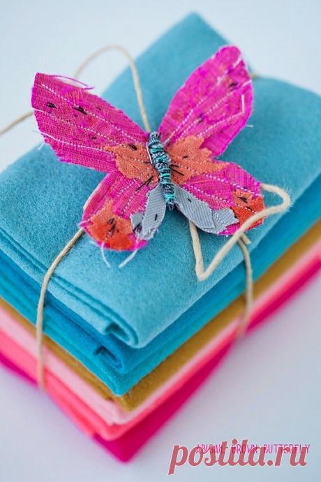 Упаковка подарка с вышитой бабочкой или салфетками: / Упаковка подарков / ВТОРАЯ УЛИЦА