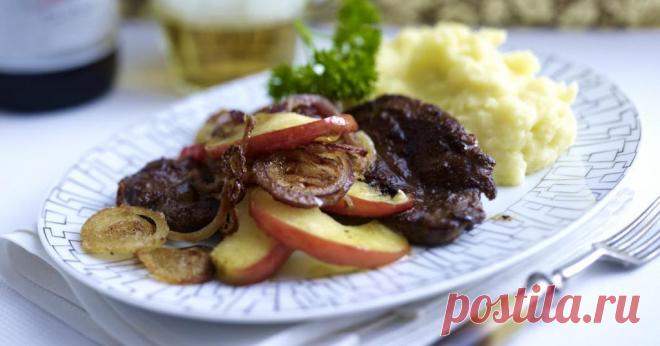 Печень с яблоками и луком по-берлински . Милая Я