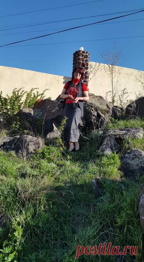 Հայոց հսկաների`ԱՐԱՐԱՏԻ եւ ԱՐԱԳԱԾԻ հովանու ներքո🌼
Ծանրաբեռնված ու հոգնեցուցիչ աշխատանխային խորհրդակցությունից հետո օրն առավել հաճելի ավարտ ունեցավ: Գործընկերներիս հետ ոչ միայն հաճելի ժամանակ անցկացրինք,այլև հիշողության գիրկն ուղարկվող գեղեցիկ լուսանկարներ ունեցանք մայիսյան ծաղկունք ապրող հայրենի Ապարանիս գեղատեսիլ բնաշխարհի գրկում`բիբլիական հաոց լեռների վեհաշուք տեսքով զմայլված.....