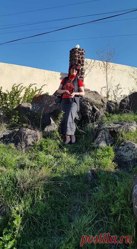 Հայոց հսկաների`ԱՐԱՐԱՏԻ եւ ԱՐԱԳԱԾԻ հովանու ներքո🌼
Ծանրաբեռնված ու հոգնեցուցիչ աշխատանխային խորհրդակցությունից հետո օրն առավել հաճելի ավարտ ունեցավ: Գործընկերներիս հետ ոչ միայն հաճելի ժամանակ անցկացրինք,այլև հիշողության գիրկն ուղարկվող գեղեցիկ լուսանկարներ ունեցանք մայիսյան ծաղկունք ապրող հայրենի Ապարանիս գեղատեսիլ բնաշխարհի գրկում`բիբլիական հաոց լեռների վեհաշուք տեսքով զմայլված.....