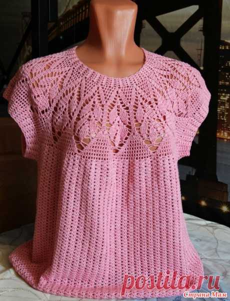 Топ на круглой кокетке из "Тропиканы". Доброго всем времени суток, СМ! Связался у меня вот такой топ, на круглой кокетке. Ниточки "Тропикана" 55% хлопок, 45% бамбук, 50 гр.- 225 м.. Крючок № 1,3. Расход чуть меньше 5 моточков.