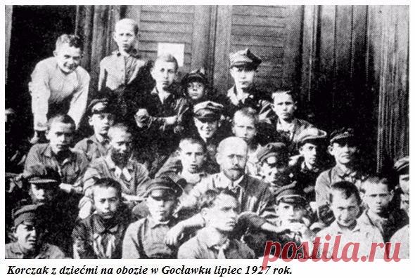 "Не все люди мерзвацы" — сказал нациcтам человек, вошедший в газовyю камеру вместе с детьми