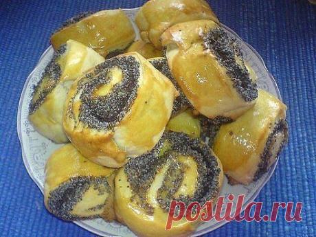 Рулетики с маком: Безумно вкуснo!! Более подробно о рецепте можете узнать в источникe: шеф-повар Одноклассники, по ссылке  https://ok.ru/group/54620974088215/topic/62616929555735 Рекомендуем посмотреть!!! Приятного аппетитa

Дорогие кулинары! Чтобы не потерять рецепт, жмите "Класс!", а потом "поделиться". Рецепт будет на вашей стене В Одноклассники. Всё ОК!