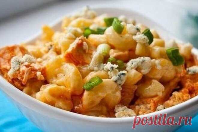 Макароны с куриным филе под сырным соусом