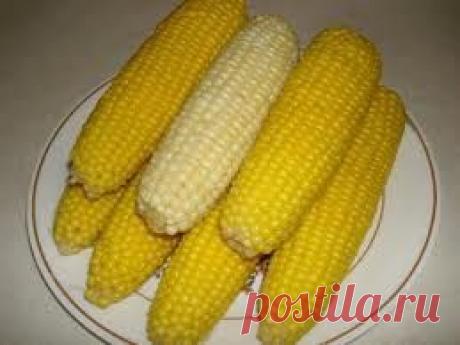 Как варить кукурузу в микроволновке. Закидываем в пакет очищенную и вымытую кукурузу, выставляем таймер на 7 минут, при 800 Ватт мощности, нажимаем старт и всё, готово!