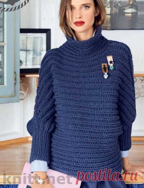Вязаный синий пуловер с патентным узором Вязаный синий пуловер с патентным узором. Связанный патентным узором. Единственно правильное направление рельефных полос - поперечное. Как на тельняшке!