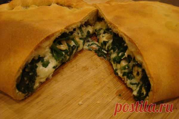 Закрытая пицца.
