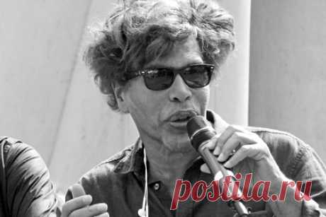 Умер прославившийся благодаря пластическим операциям герой популярного мема. Шоумен российского происхождения Григорий Богданов умер во Франции. Об этом сообщает агентство АFP. Богданов прославился благодаря пластическим операциям и вместе с братом Игорем попал в мемы. В них пользователи сети шутили над внешностью братьев и воображали их влиятельной семьей, правящей Францией.
