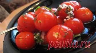 Малосольные помидоры с чесноком. Вкус изумительный!