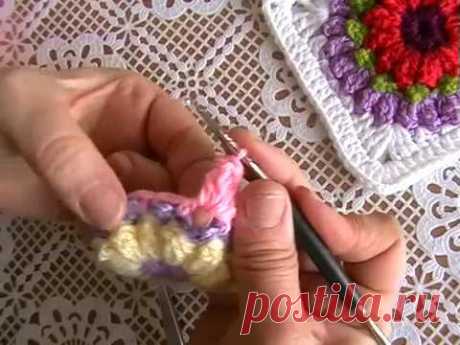 Квадратный мотив крючком с круглой розеткой