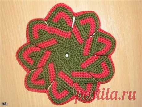 Крючком коврик из сложенные лепестков роз