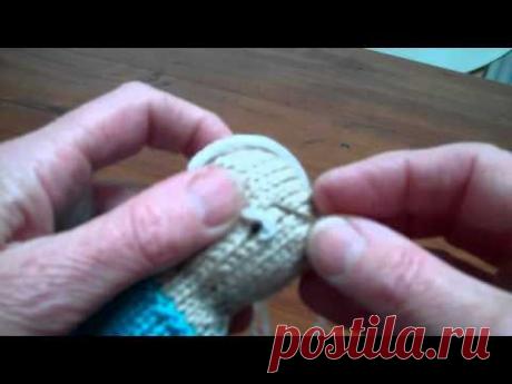 How to embroider the eyes on your knits