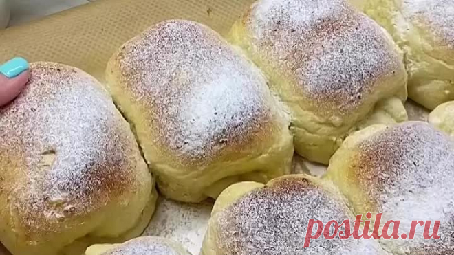 Мягкие, вкусные и очень ароматные булочки с нежной начинкой.