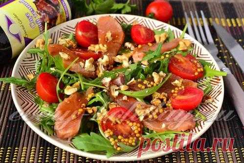 Салат с руколой и красной рыбой - рецепт с фото