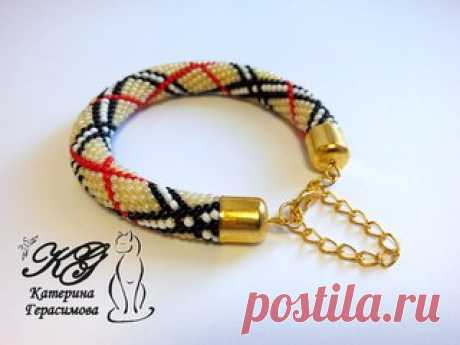 Бисерный браслет смотрится великолепно!