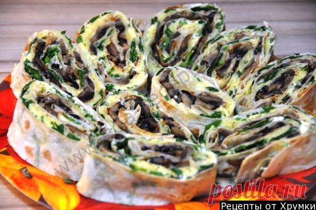 Рулет из лаваша с грибами и сыром