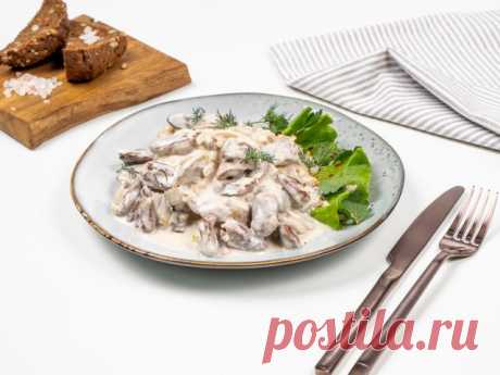 Сердечки куриные в сливочном соусе с грибами – пошаговый рецепт приготовления с фото Блюдо из куриных сердечек получится вкусным, сытным и полезным. В этом субпродукте много аминокислот. Кроме того, сердечки низкокалорийны, что оценят люди, сидящие на диете.