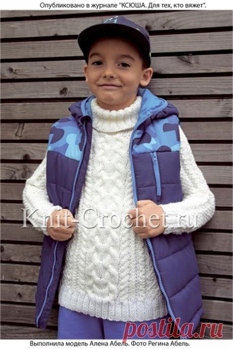Свитер для мальчика на спицах.