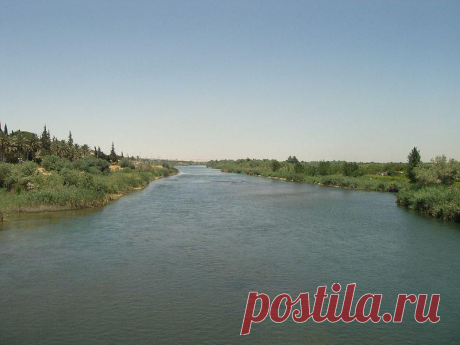 ԵՓՐԱՏ
Եփրատը աստվածաշնչյան գետ է:Եփրատի մասին Աստվածաշնչում հիշատակվում է,25 անգամ:Եփրատը Հին Կտակարանում կոչվել է Մեծ գետ կամ Գետ և համարվել է դրախտի չորս գետերից մեկը։Արամեերեն ephrat բառացի նշանակում է «քաղցրահամ ջուր»։Հայկական աղբյուրներում Եփրատական գետ,Եդեմաբուխ գետ,արաբականում՝Ֆրատ կամ Շատ-էլ-Ֆուրատ,հին պարսկերենում՝Իֆրատու:Ըստ աստվածաշնչյան,իսլամական մարգարեությունների`աշխարհի կործանման նախանշանները կերևան այստեղ.Եփրատի ջրերը կանգ կառնեն,տեղում կբարձրանան ոսկե լեռները և կհոսի արյուն…