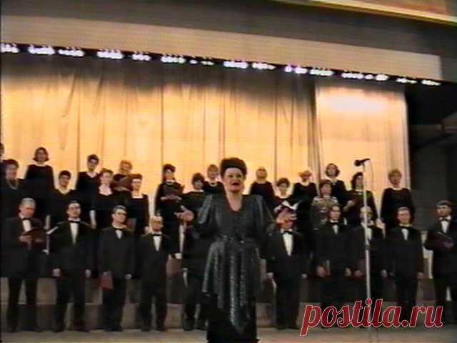 «Молодушки шепчутся» из кантаты "На Урале заводском". Стихи Риммы Дышаленковой. Музыка Владимира Сидорова. Исполняет муниципальный камерный хор под руководством Светланы Синдиной. Авторский концерт Владимира Сидорова 5 мая 1998 года в большом концертном зале Магнитогорской консерватории.