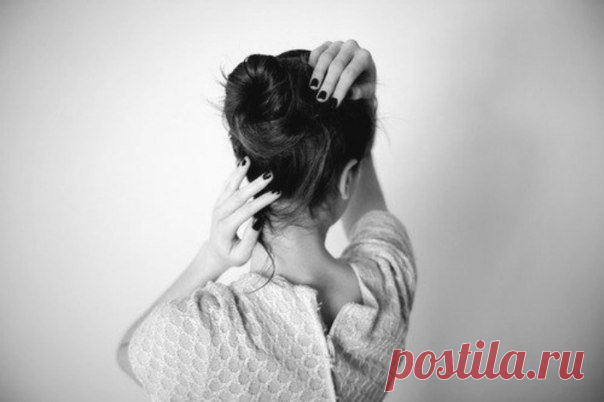 Ушла, как -будто не любила
Как- будто близкой не была.
Внутри заточенная сила
Не раз мне в жизни помогла!

Не оглянулась, не простила
Решенье - острое копье.
И чувства с ветром отпустила:
Пусть прочь летит все 