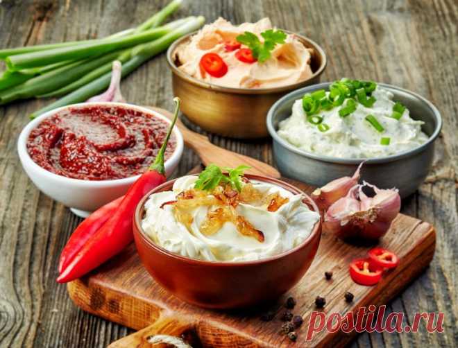 5 самых вкусных соусов от Шефмаркет Чтобы создать изысканное блюдо, не забудьте приготовить к нему соус. Маленькое дополнение, как серый кардинал, способно превознести основной продукт или значительно ухудшить его вкусовые качества.